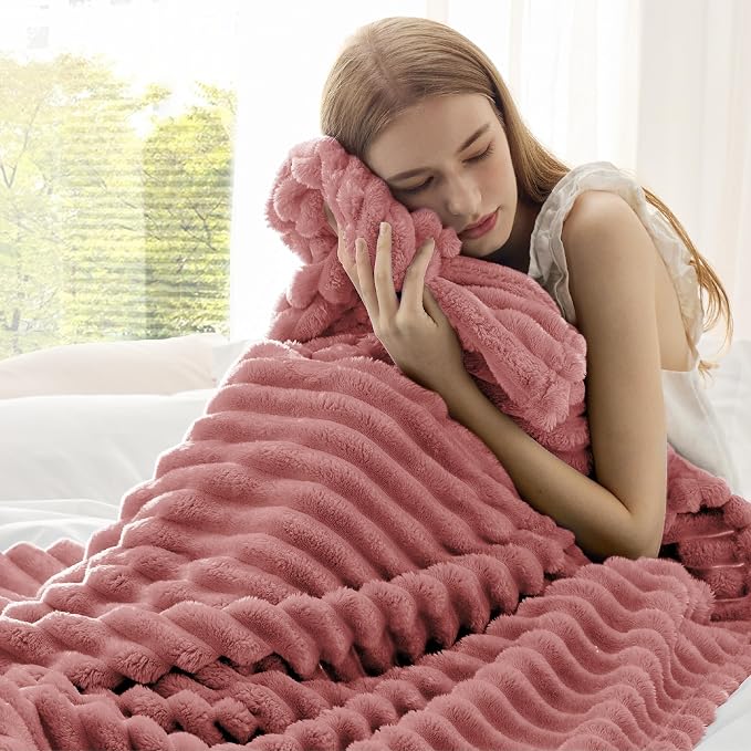 Bedsure GentleSoft Dusty Pink Twin XL Blanket - Image 3