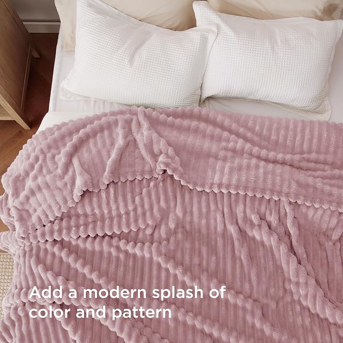 Bedsure GentleSoft Pink Fleece Blanket - Image 3