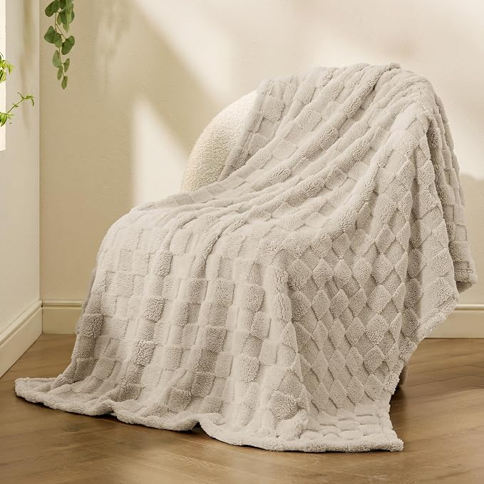 Bedsure GentleSoft Beige Throw Blanket - Image 6