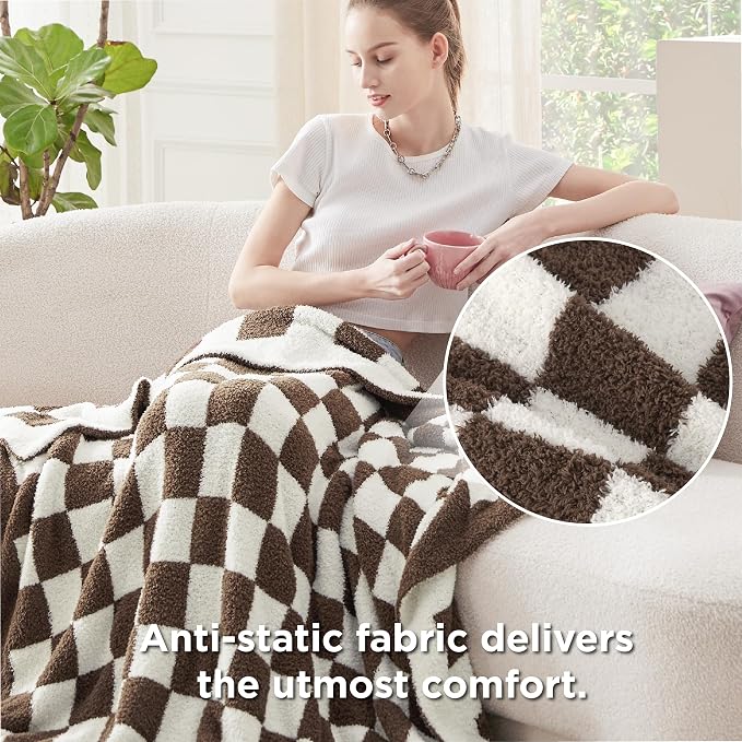 Bedsure Gentlesoft Checkered Twin Blanket - Image 4