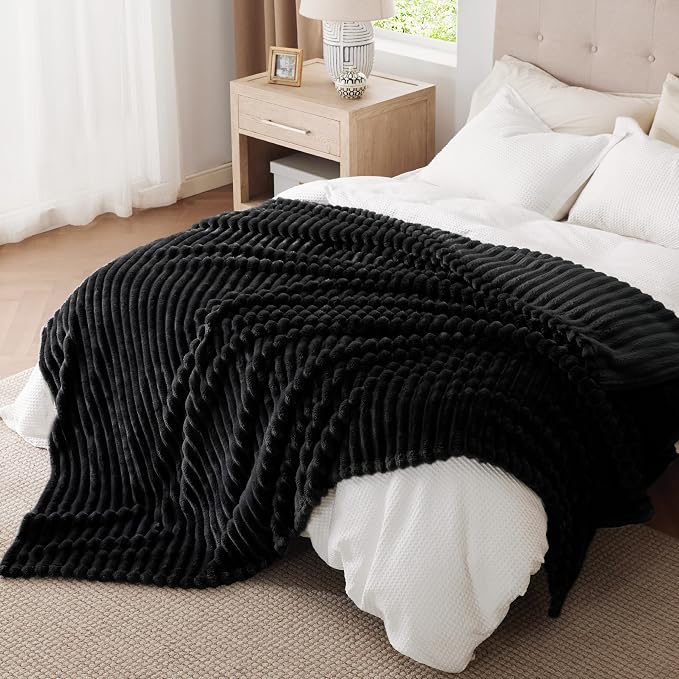 Bedsure GentleSoft Black Blanket Full Size - Image 6