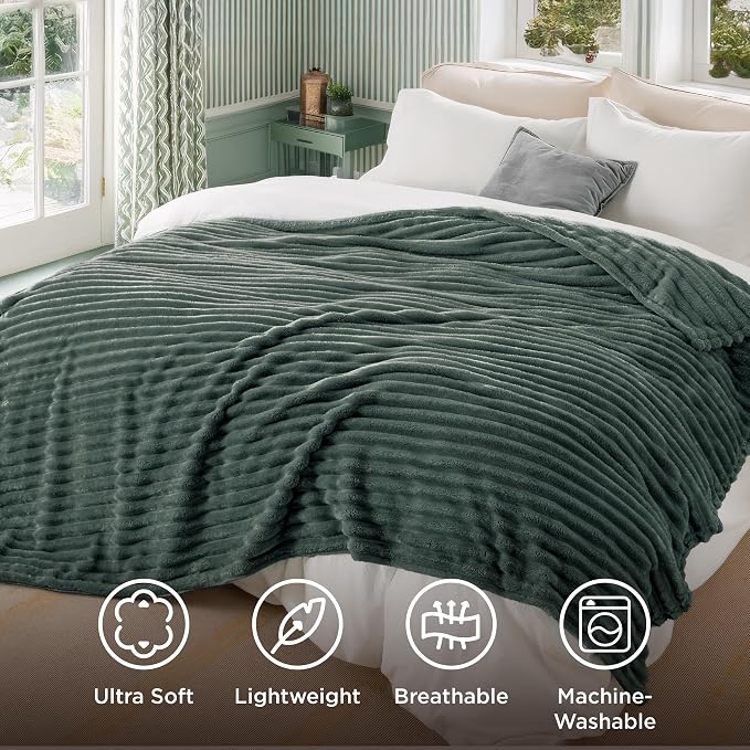 Bedsure GentleSoft Mallard Green Full Blanket - Image 5