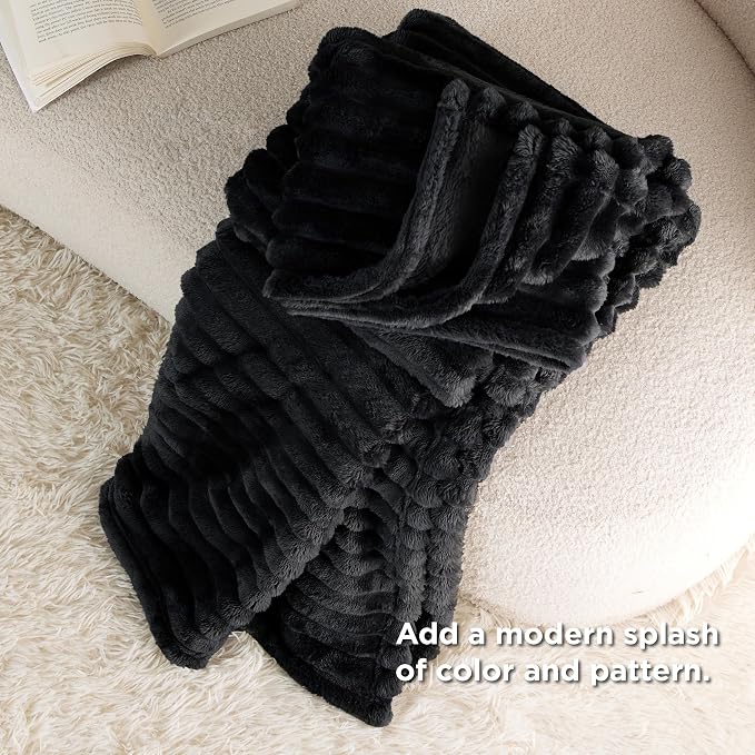 Bedsure GentleSoft Black Fleece Blanket - Image 5