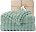 Bedsure 3D Fleece Bubble Blanket by BEDSURE