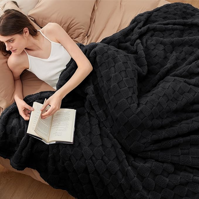 Bedsure GentleSoft Blankets Queen Size - Image 2