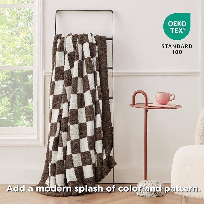 Bedsure Gentlesoft Checkered Twin Blanket - Image 5