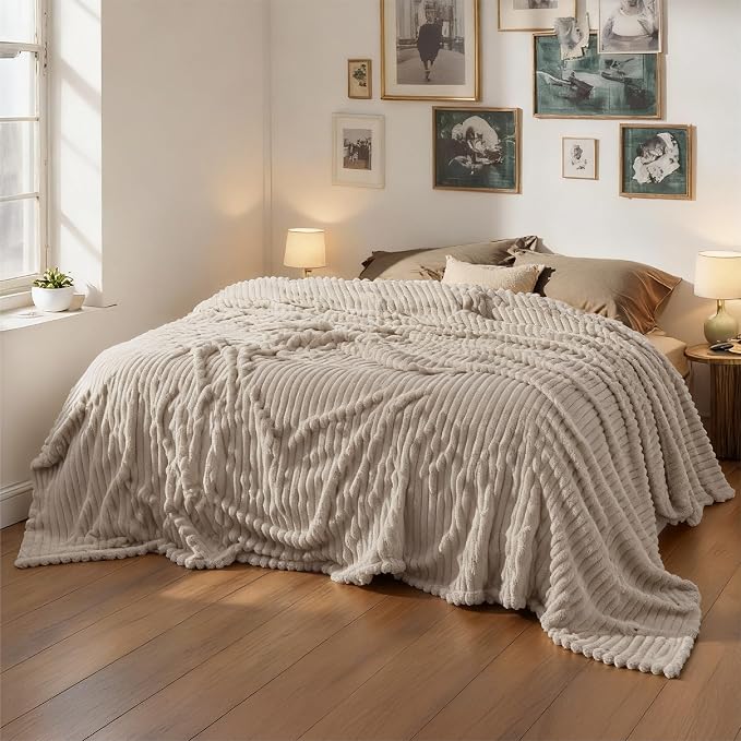 Bedsure GentleSoft Large Fleece Blanket - Image 7