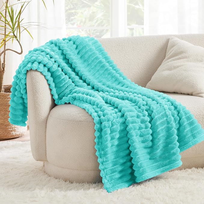 Bedsure GentleSoft Blue Fog Fleece Blanket - Image 2