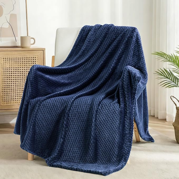 Exclusivo Mezcla Fleece Bed Blanket Queen Size, Super Soft and Warm Blankets - Image 4