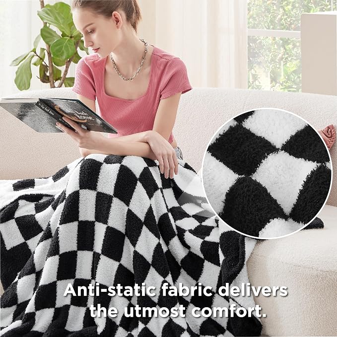 Bedsure GentleSoft Checkered Twin Blanket - Image 4