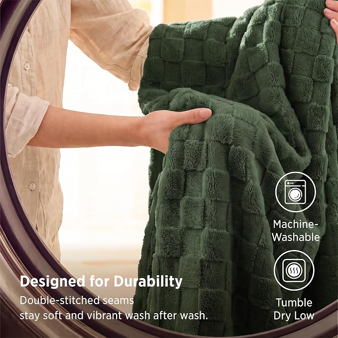Bedsure GentleSoft Dark Green Throw Blanket - Image 6