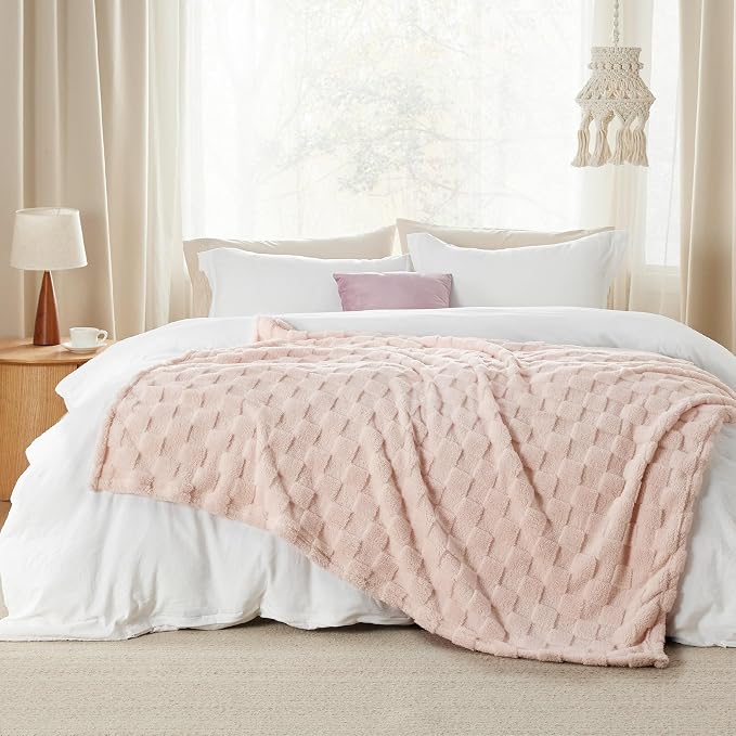 Bedsure GentleSoft Light Pink Throw Blanket - Image 6