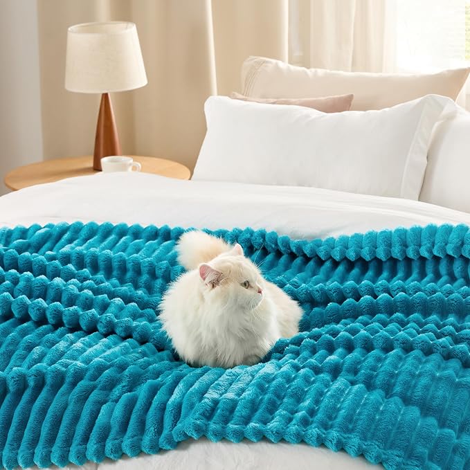 Bedsure GentleSoft Teal California King Size Blanket - Image 4