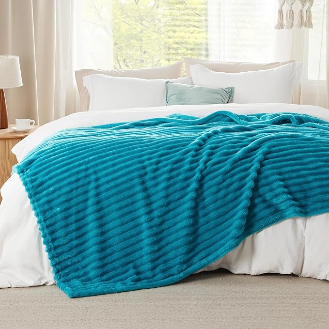 Bedsure GentleSoft Teal Fleece Blanket - Image 2