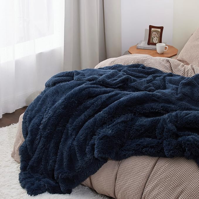Bedsure GentleSoft Fluffy Navy Blue King Size Blanket - Image 4