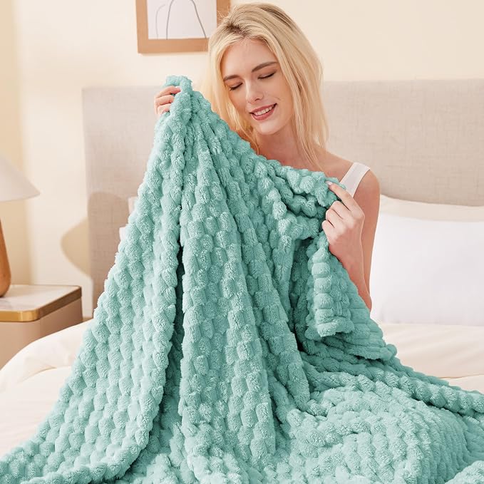 EXQ Home Fleece Throw Blanket for Couch or Bed - Image 3