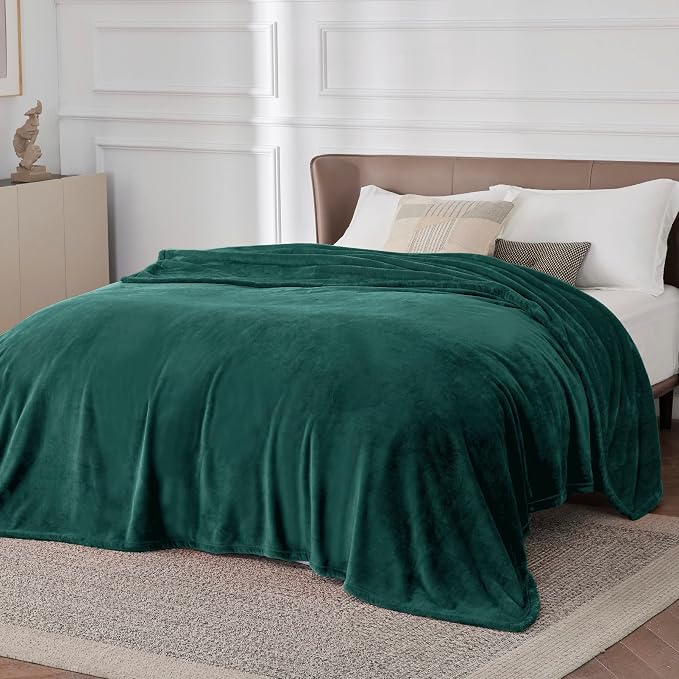 Bedsure GentleSoft Fleece Bed Blankets Large Size Forest Green - Image 2