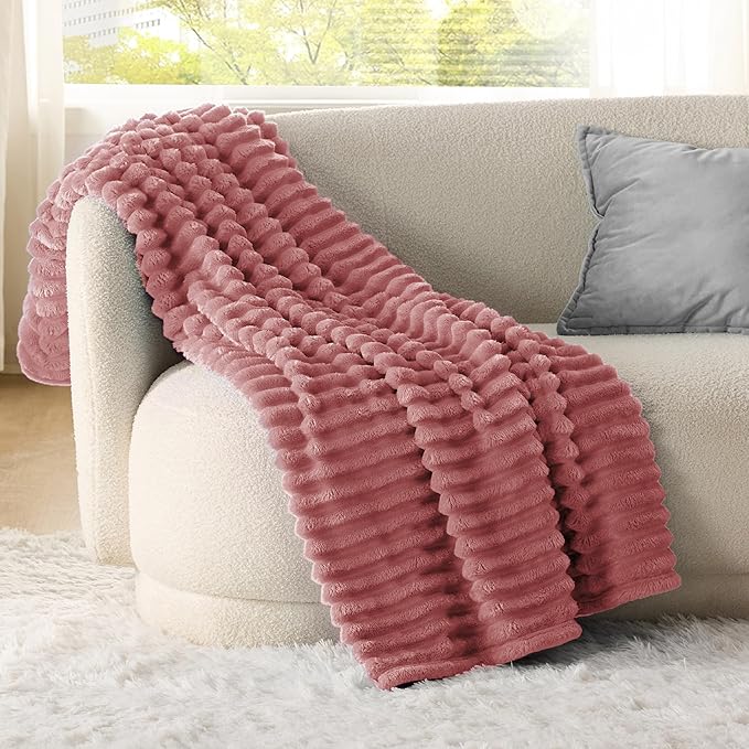 Bedsure GentleSoft Dusty Pink Fleece Twin Blanket - Image 2