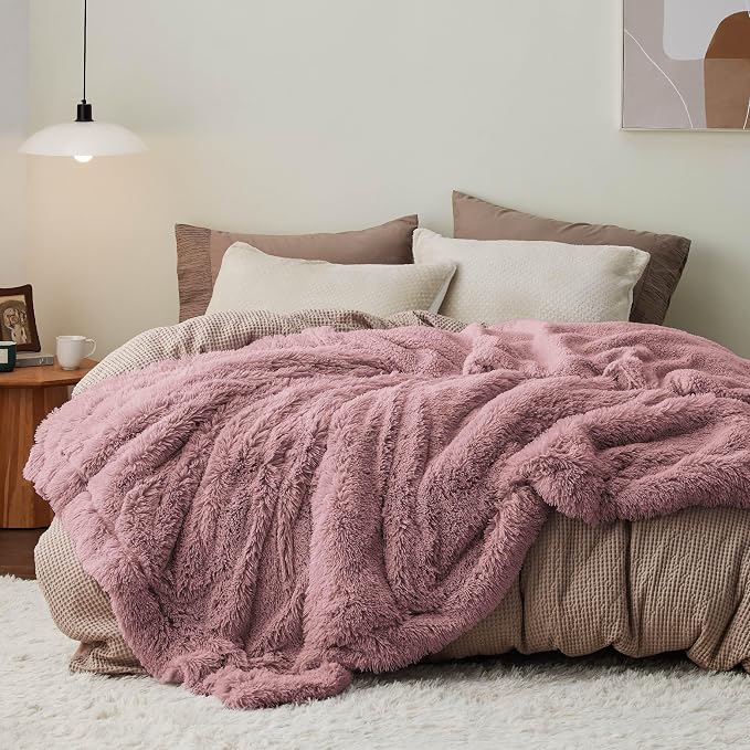 Bedsure GentleSoft Fluffy Dusty Pink Throw Blanket Gifts - Image 5