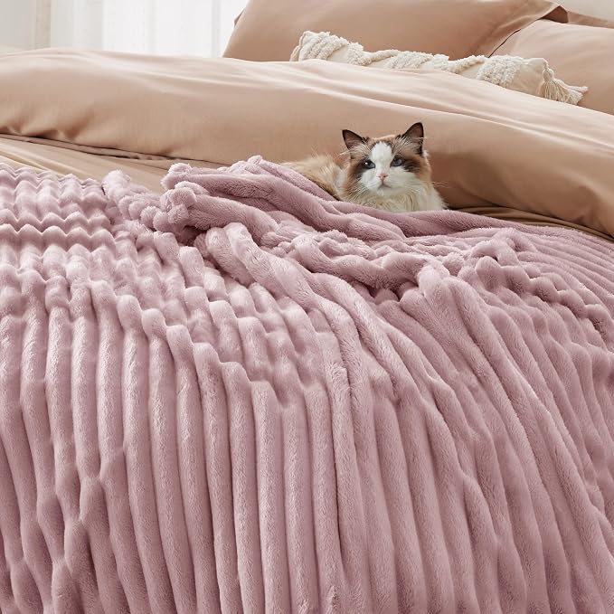 Bedsure GentleSoft Pink California King Size Blanket - Image 8