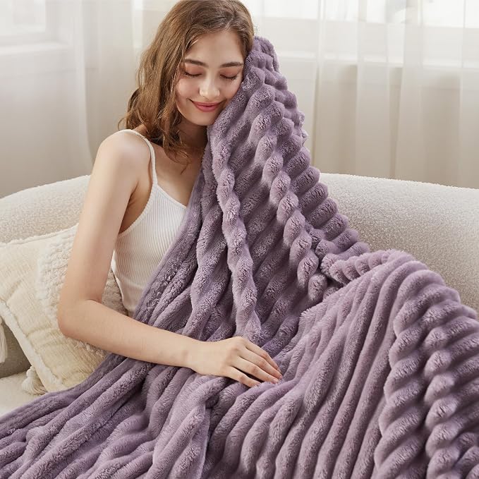 Bedsure GentleSoft Light Purple Throw Blanket - Image 3