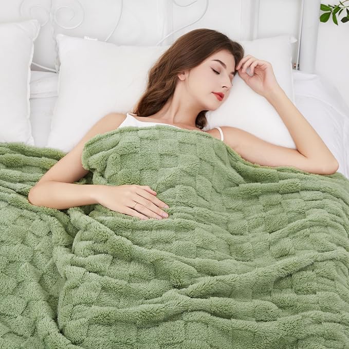Aganear Flannel Throw Blanket - Image 8