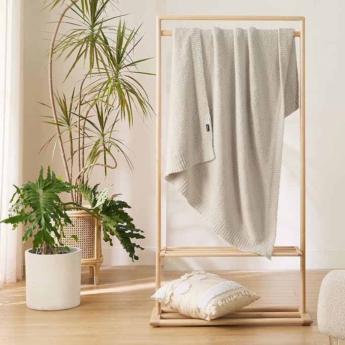 Bedsure Beige Knit Throw Blanket - Image 8