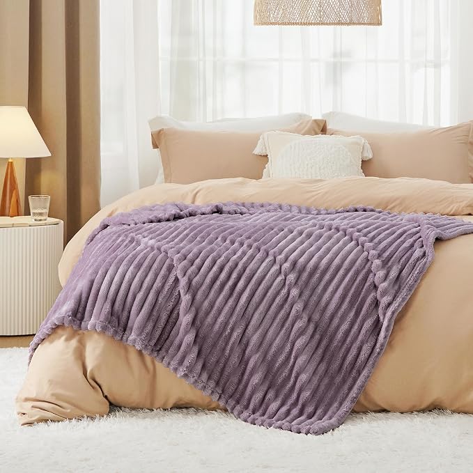 Bedsure GentleSoft Light Purple Twin Blanket - Image 6