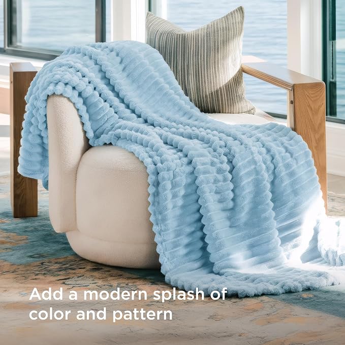Bedsure GentleSoft Blue Throw Blanket - Image 3