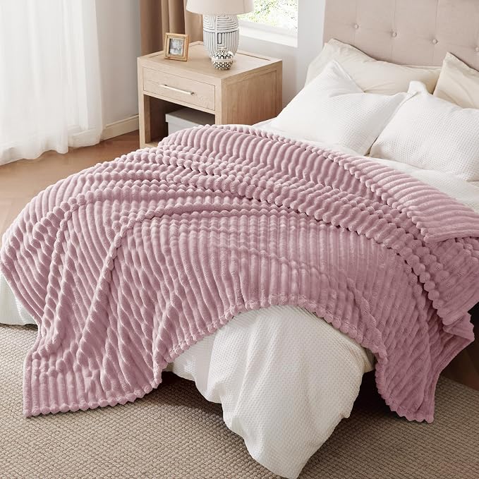 Bedsure GentleSoft Pink Fleece Blanket - Image 9