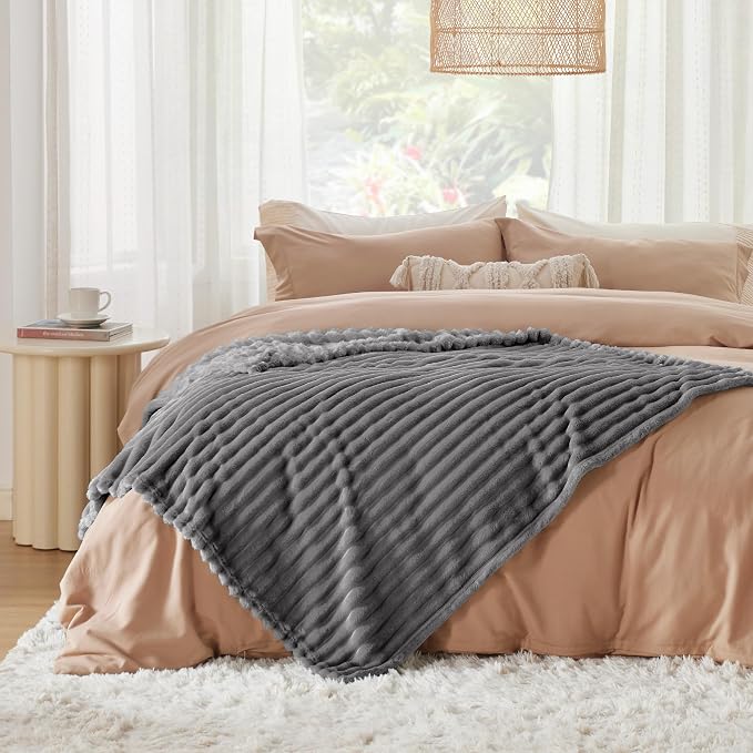 Bedsure GentleSoft Frost Gray Twin Blanket - Image 9