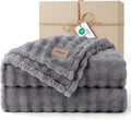 Bedsure 3D Fleece Bubble Blanket by BEDSURE