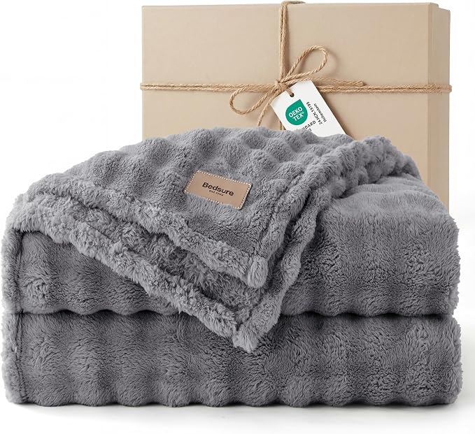 Bedsure 3D Fleece Bubble Blanket by BEDSURE