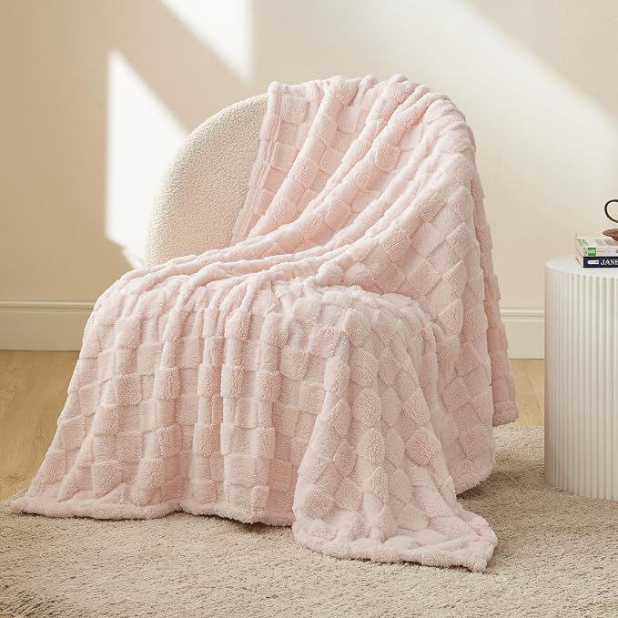 Bedsure GentleSoft Pink Throw Blanket - Image 6