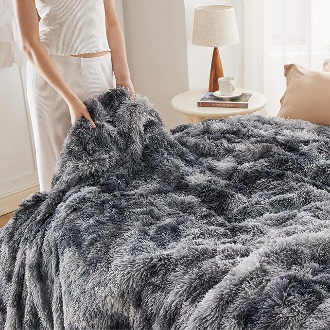 Bedsure GentleSoft Fuzzy Faux Fur Sherpa Fleece Blanket Twin Size, Plush Thick - Image 7