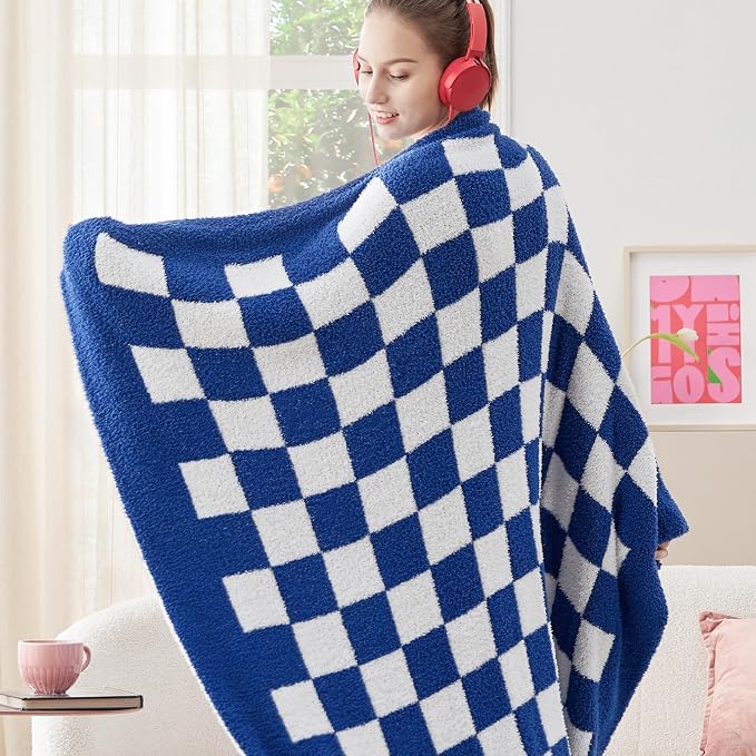 Bedsure Gentlesoft Checkered Twin Blanket by BEDSURE