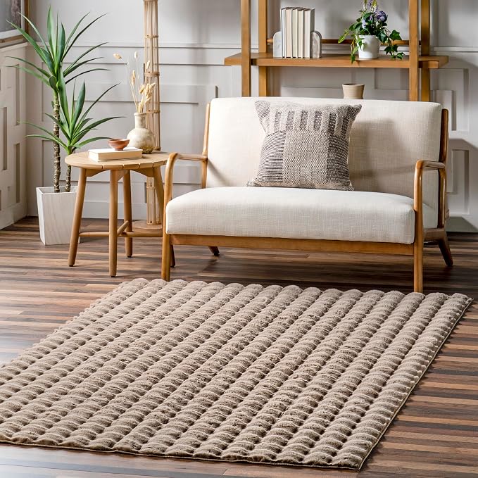 Nuloom Jeni Taupe, Solid Faux Rabbit, Fluffy and Cozy, High Traffic, Stain by nuLOOM