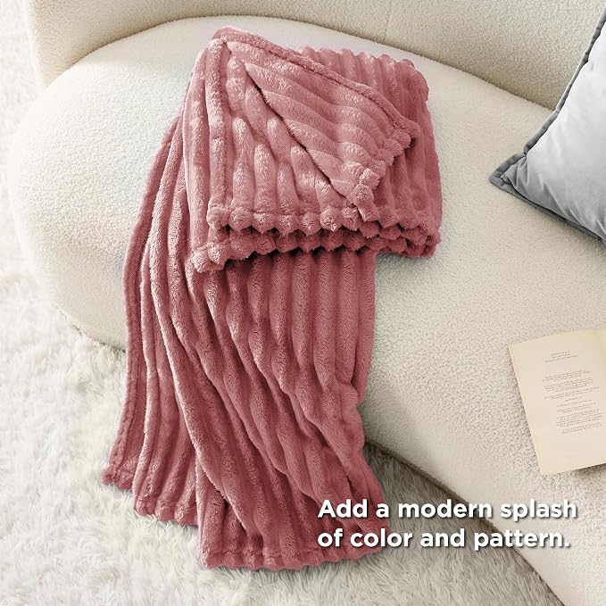 Bedsure GentleSoft Dusty Pink Fleece Twin Blanket - Image 5