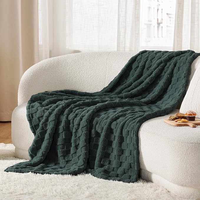 Bedsure GentleSoft Dark Green Spring Throw Blanket - Image 6