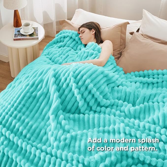 Bedsure GentleSoft Blue Full Blanket - Image 4