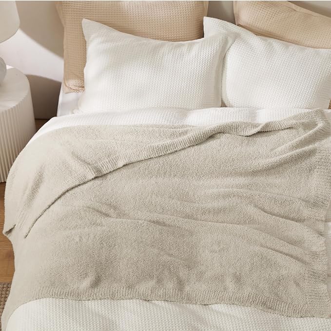 Bedsure Beige Knit Twin Blanket - Image 4