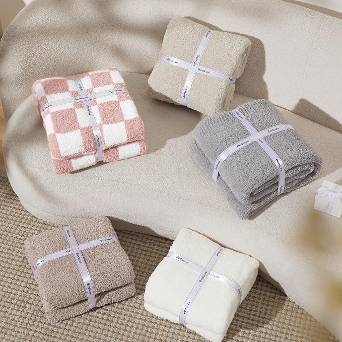 Bedsure GentleSoft Pink Checkered Throw Blanket - Image 7