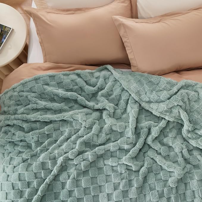 Bedsure GentleSoft Full Size Blankets - Image 7