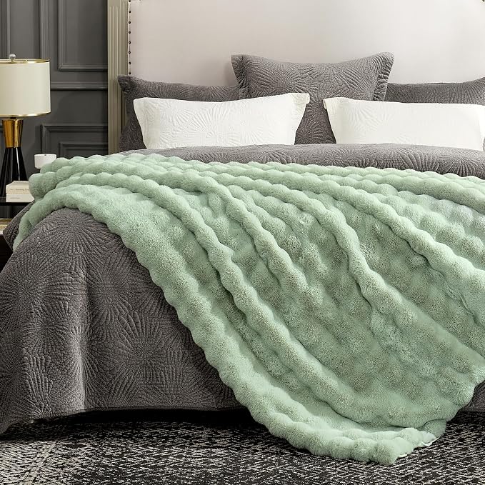 Cozy Bliss Faux Fur Throw Blanket - Image 3