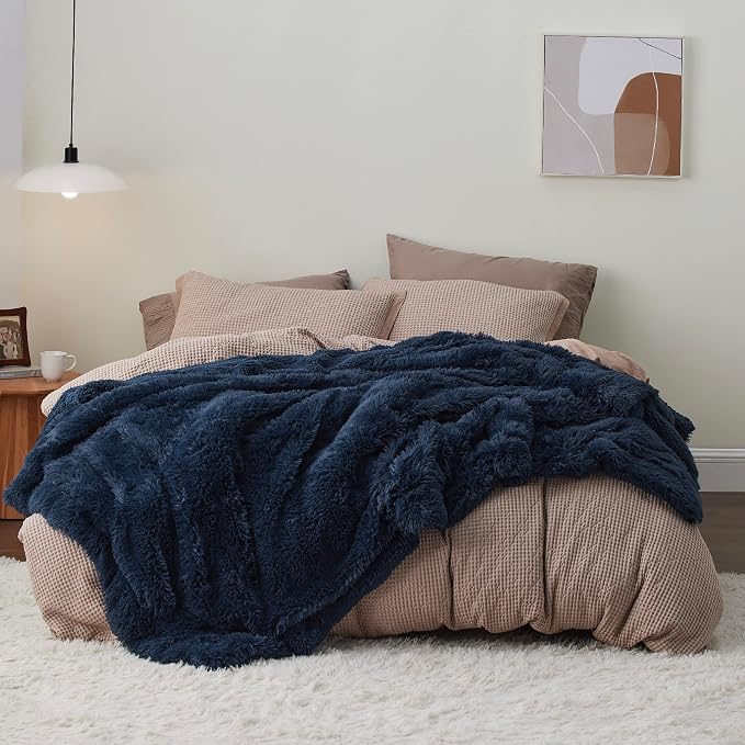 Bedsure GentleSoft Fluffy Navy Blue King Size Blanket - Image 6