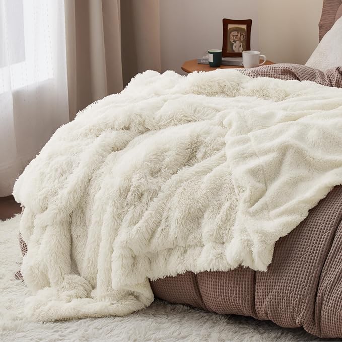 Bedsure GentleSoft Fuzzy Sherpa Faux Fur Twin Blanket Cream Cozy Gifts - Image 5