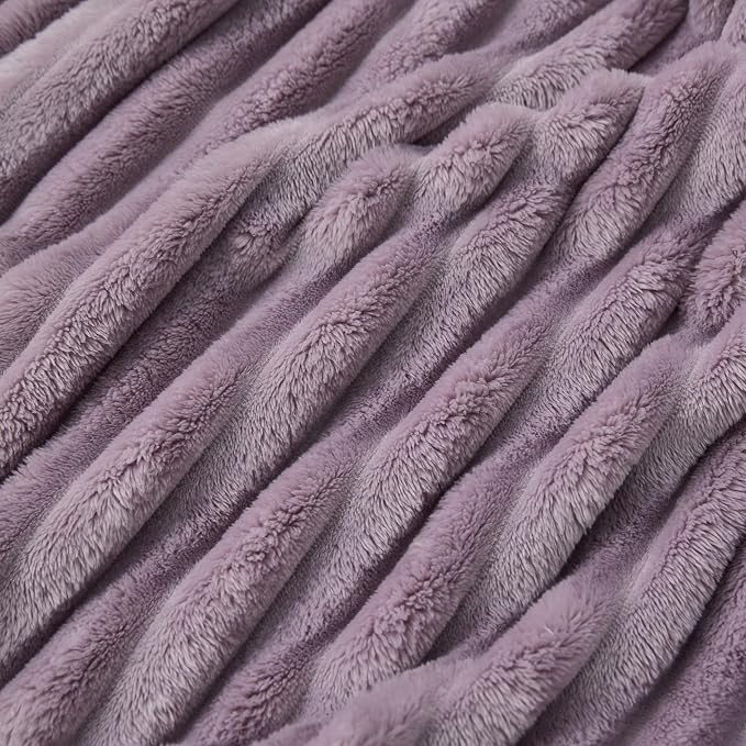 Bedsure GentleSoft Light Purple Full Blanket - Image 8