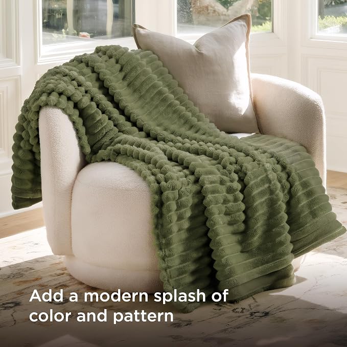 Bedsure GentleSoft Christmas Throw Blanket - Image 5