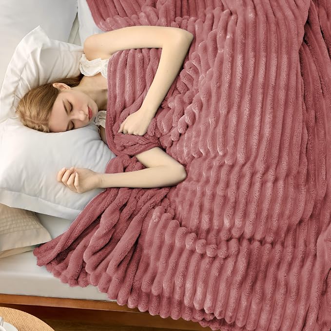 Bedsure GentleSoft Dusty Pink Full Blanket - Image 3