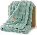 Bedsure 3D Fleece Bubble Blanket by BEDSURE